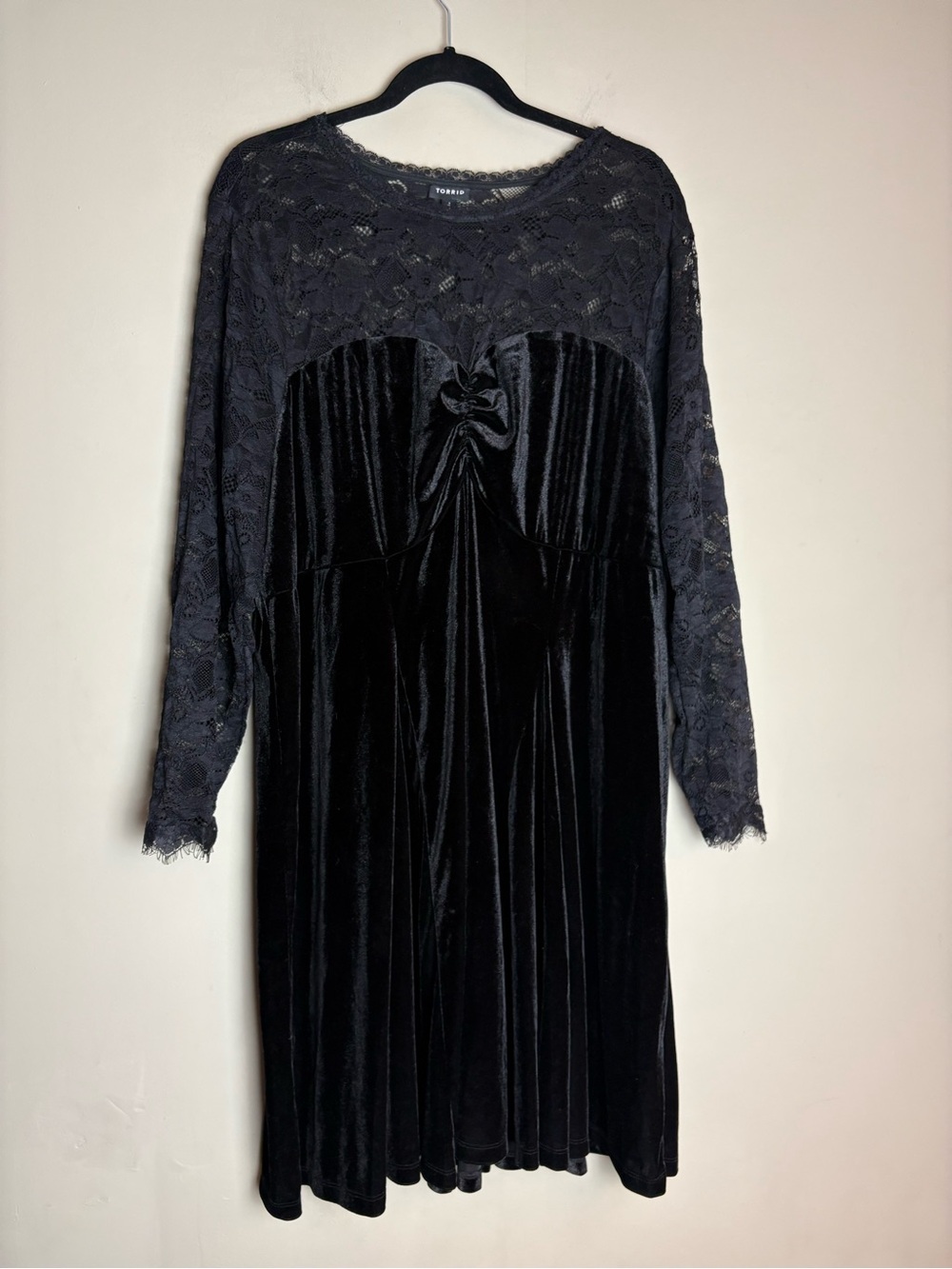 Rare Torrid Spooky Goth Black Crushed Velvet Lace Long Sleeve Dress Sz 4X